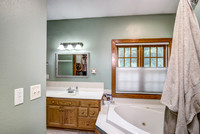 07 - Primary Bathroom-3