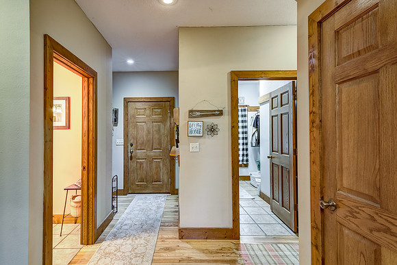 16A - Interior-1