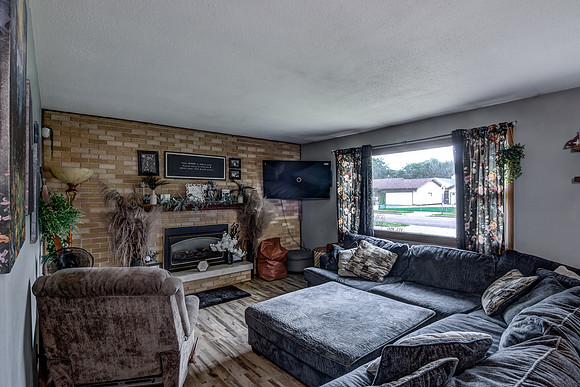 02 - Living Room-1