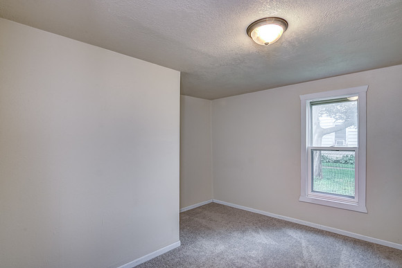 10 - Main Level Bedroom - 1-1
