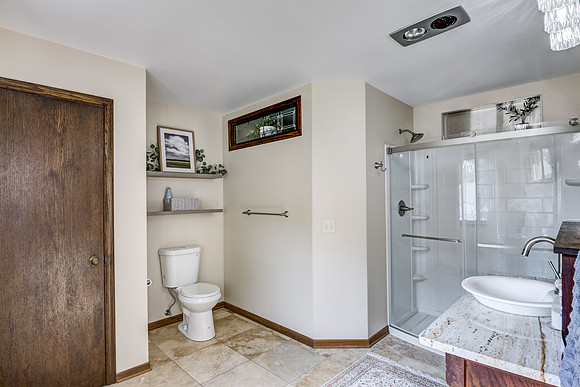 07 - Primary Bathroom-1