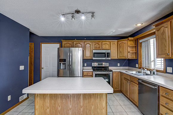 03 - Kitchen-1