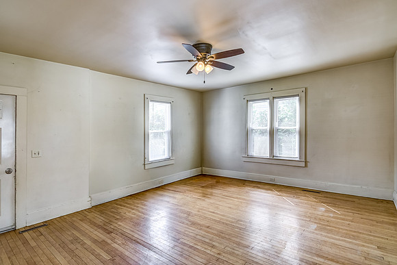 02 - Living Room-2-Edit