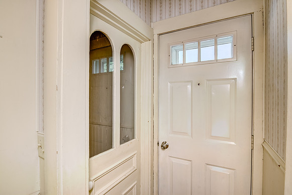 16A - Interior-1