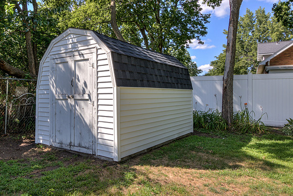 18 - Outbuilding-1