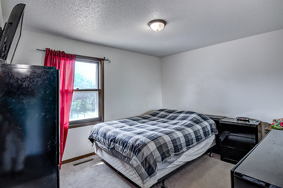 10 - Main Level Bedroom - 1-1