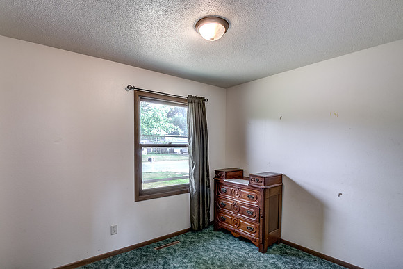 10 - Main Level Bedroom - 3-1