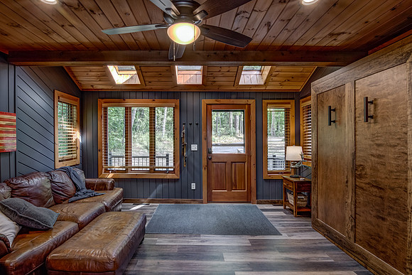 05 - Family Room-1