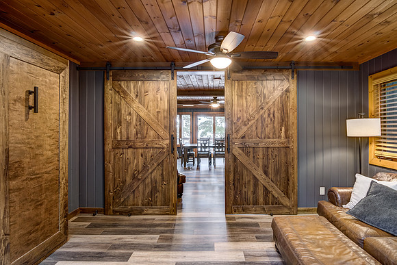 05 - Family Room-5