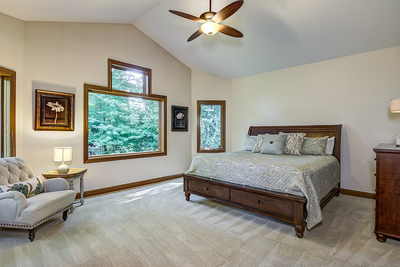 06 - Primary Bedroom-1