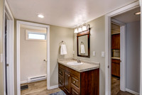 07 - Primary Bathroom-1