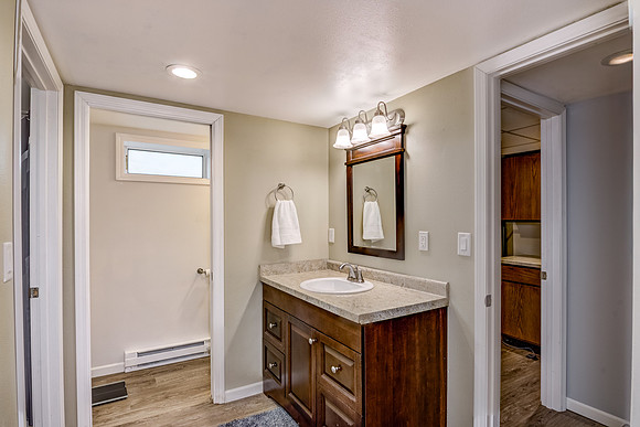 07 - Primary Bathroom-1