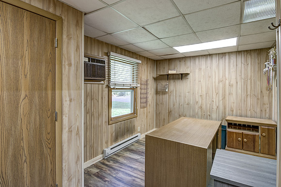 18 - Outbuilding-07