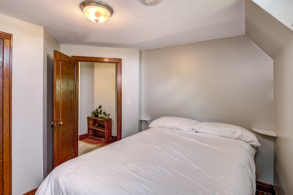 11 - Upper Level Bedroom - 2-2