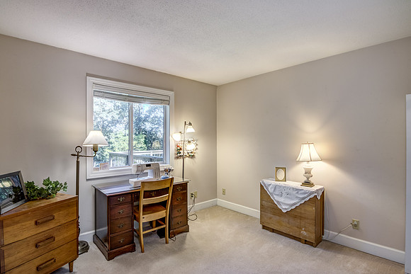 11 - Upper Level Bedroom - 2-1