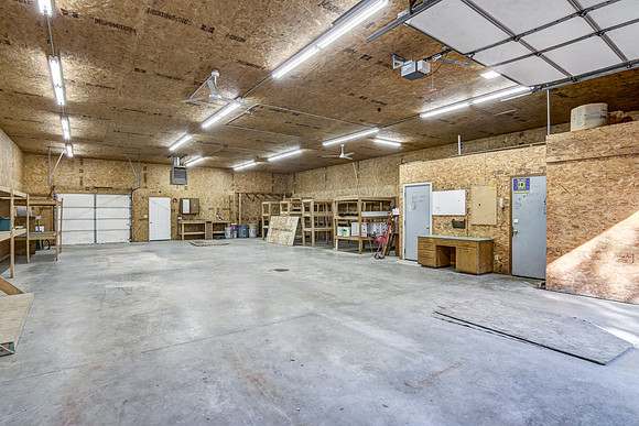 18 - Outbuilding-05