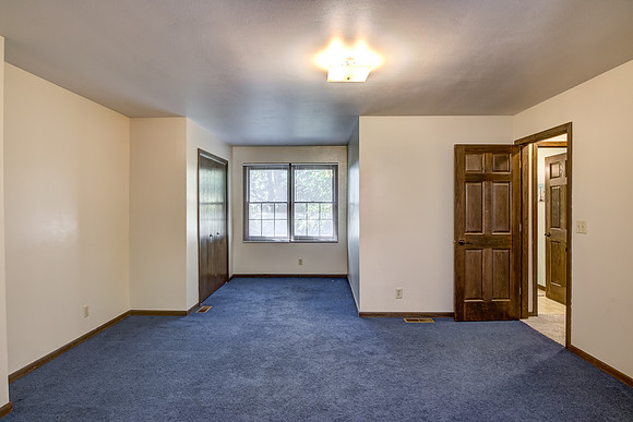 11 - Upper Level Bedroom - 2-3
