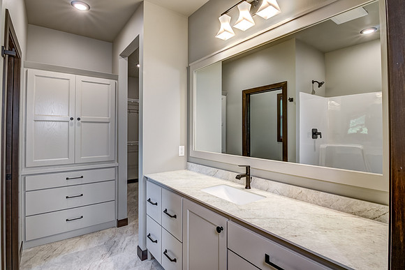 07 - Primary Bathroom-1