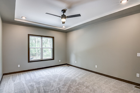 06 - Primary Bedroom-1
