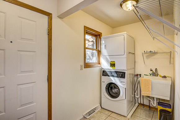 15 - Laundry-1