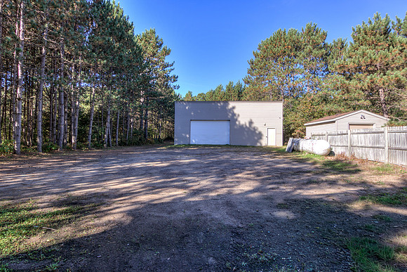 18 - Outbuilding-10