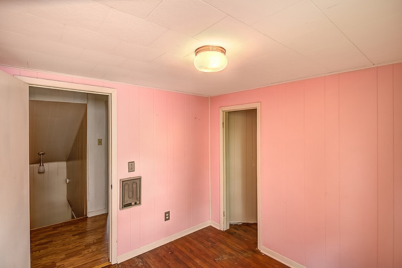 11 - Upper Level Bedroom - 3-2-DAI