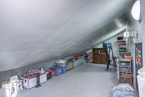 11 - Upper Level Bedroom - 4-3