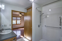 07 - Primary Bathroom-2