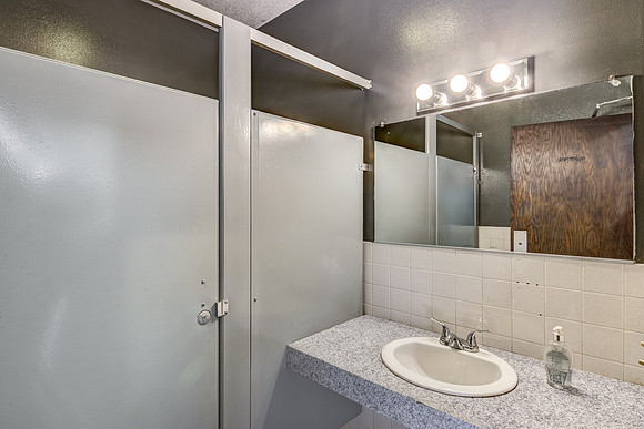 12b - Bathroom-3