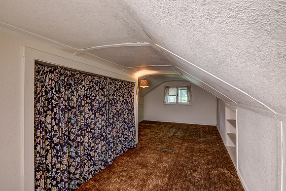 11 - Upper Level Bedroom - 2-1