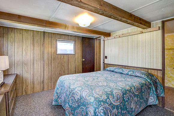 06 - Primary Bedroom-1