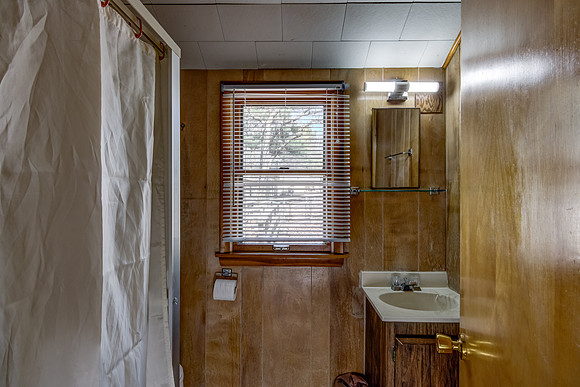 12b - Bathroom-1