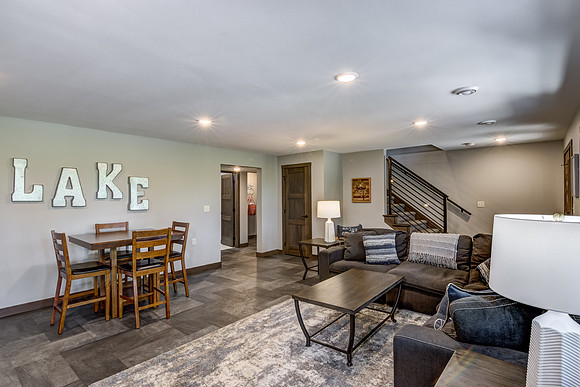 05 - Family Room-3