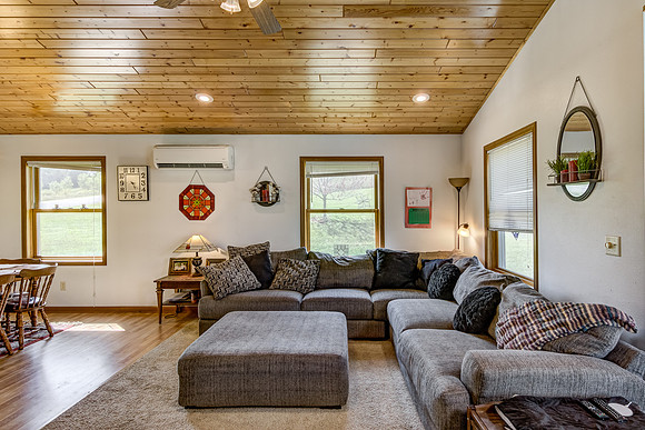 02 - Living Room-3