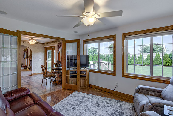 05 - Family Room-2