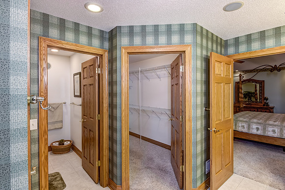 07 - Primary Bathroom-2