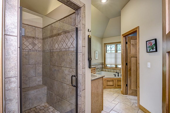 07 - Primary Bathroom-1