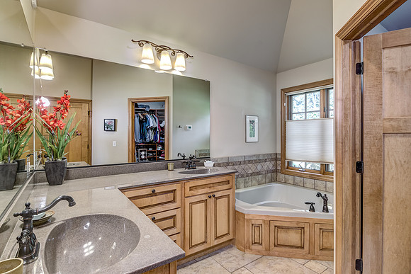 07 - Primary Bathroom-2-Edit