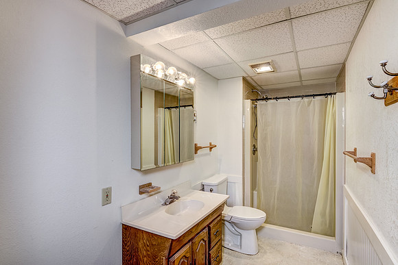 12b - Bathroom-4