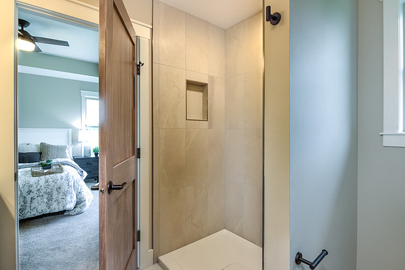 07 - Primary Bathroom-2