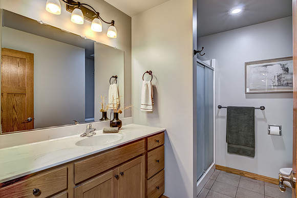 07 - Primary Bathroom-1