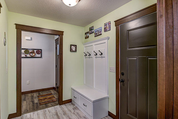 16c - mudroom-2