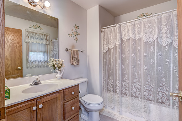 07 - Primary Bathroom-1
