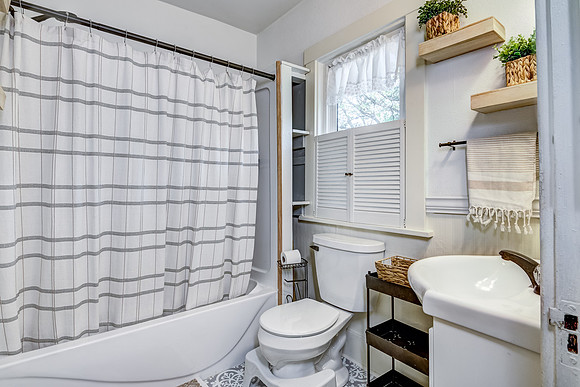 12b - Bathroom-1