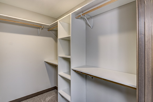 06 - Primary Bedroom-3
