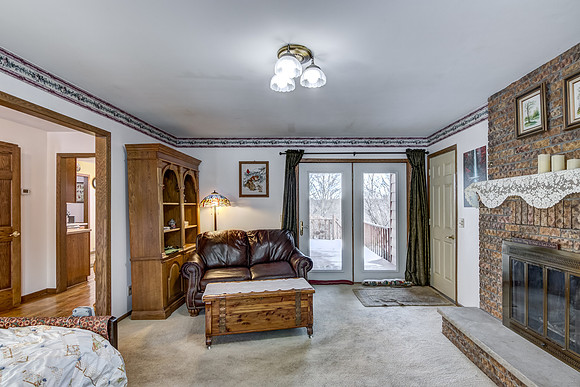 05 - Family Room-3