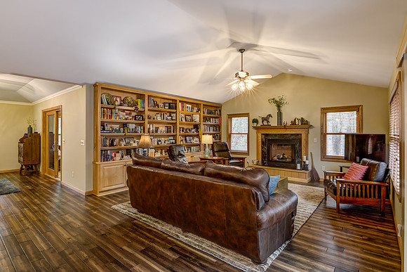 05 - Family Room-1