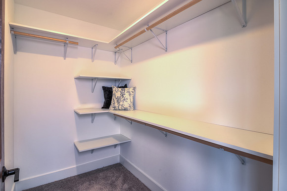 06 - Primary Bedroom-3