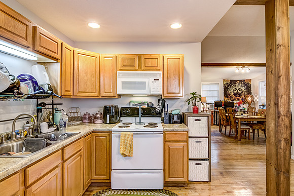 03 - Kitchen-3