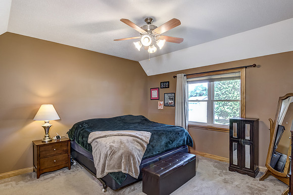 06 - Primary Bedroom-3